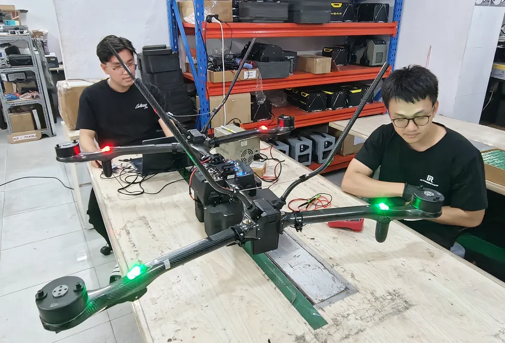 Sản xuất UAV tại Công ty Công ty Cổ phần Real-Time Robotics Việt Nam, một lĩnh vực được chú trọng đầu tư trong Chiến lược phát triển công nghiệp bán dẫn TPHCM 2026.