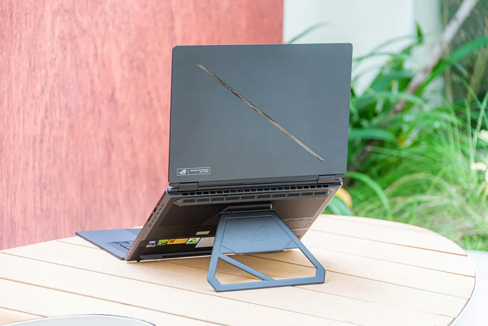 ROG Zephyrus (8).jpg