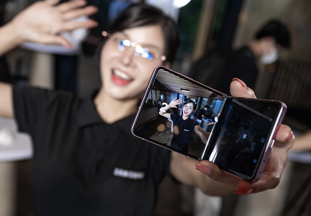 samsung-galaxy-z-flip8-32.jpg