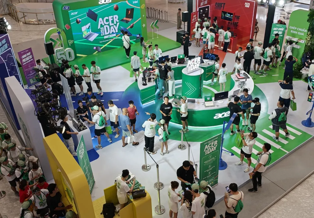 Acer Day 2026 thu hút hàng trăm bạn trẻ đến với khu trải nghiệm các sản phẩm của Acer .