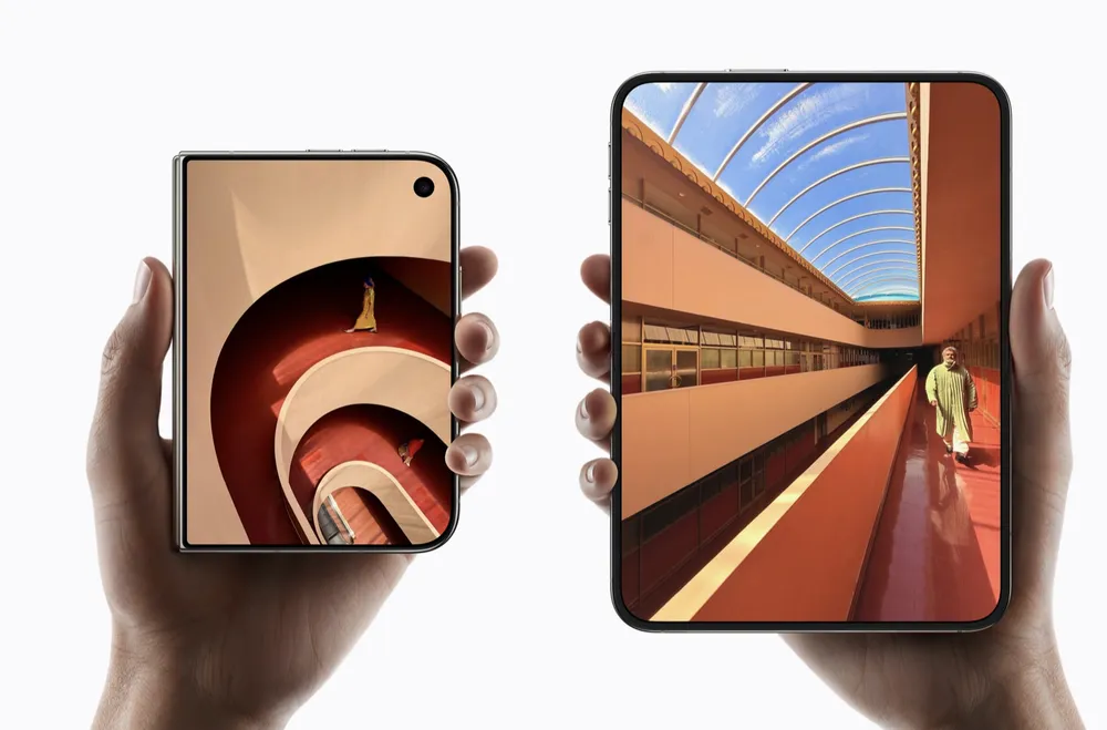 iPhone Duo sở hữu màn hình trong 7,6 inch, mang lại không gian lớn để xem nội dung, chơi game và đa nhiệm. (Nguồn: Apple)