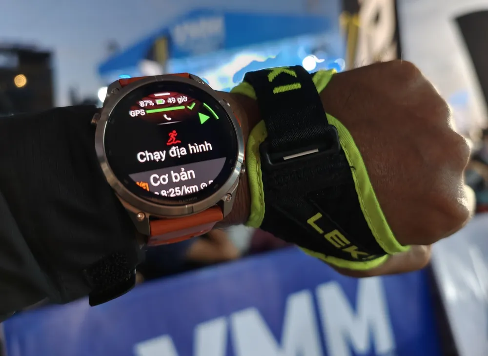 Garmin fēnix 9 Pro sáng rực trước vạch xuất phát VMM 2026