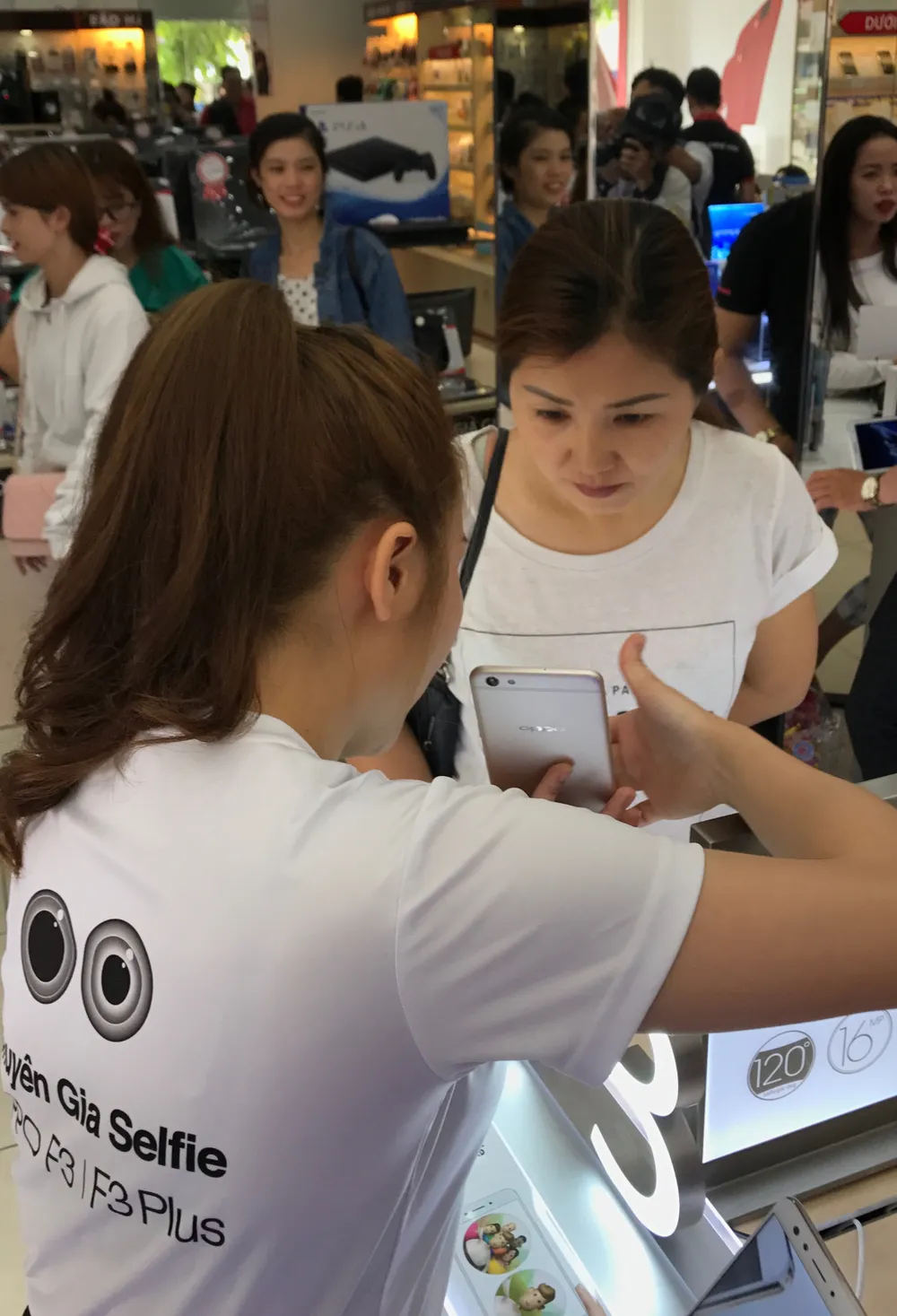 OPPO kỳ vọng F3 vượt “kỳ tích” của F1s ảnh 1