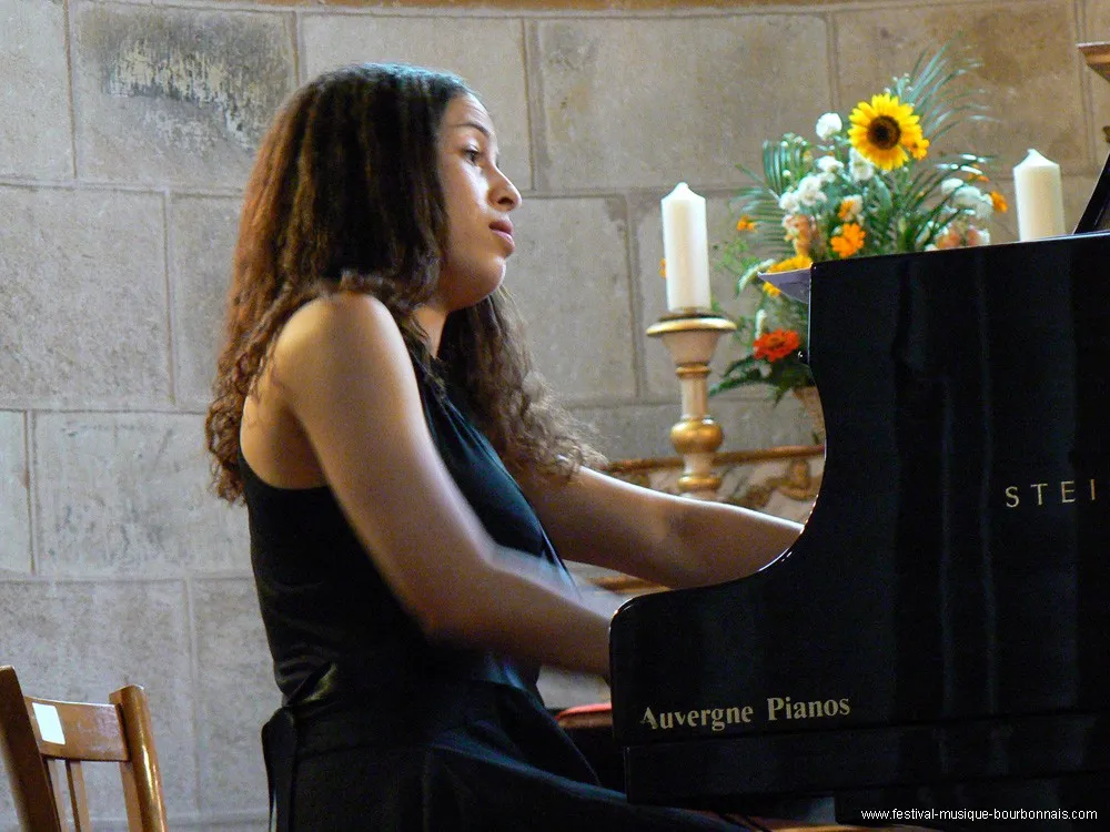 Nghệ sĩ dương cầm Pháp Célimène Daudet biểu diễn tại Việt Nam ảnh 1