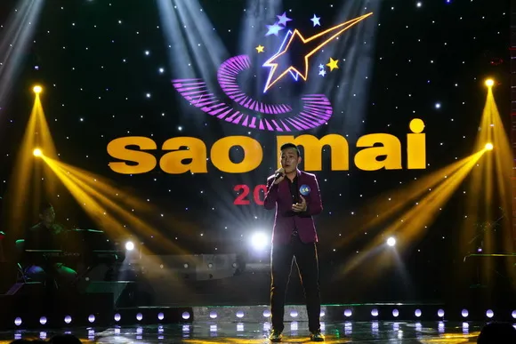 Nhà báo Lại Văn Sâm quay lại dẫn chương trình truyền hình ảnh 2