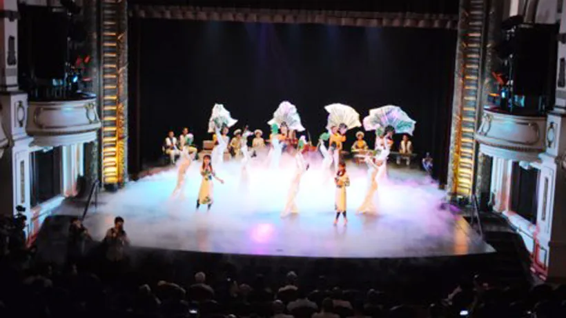 Nhà hát hơn 100 năm tuổi chính thức mở cửa đón du khách ảnh 2