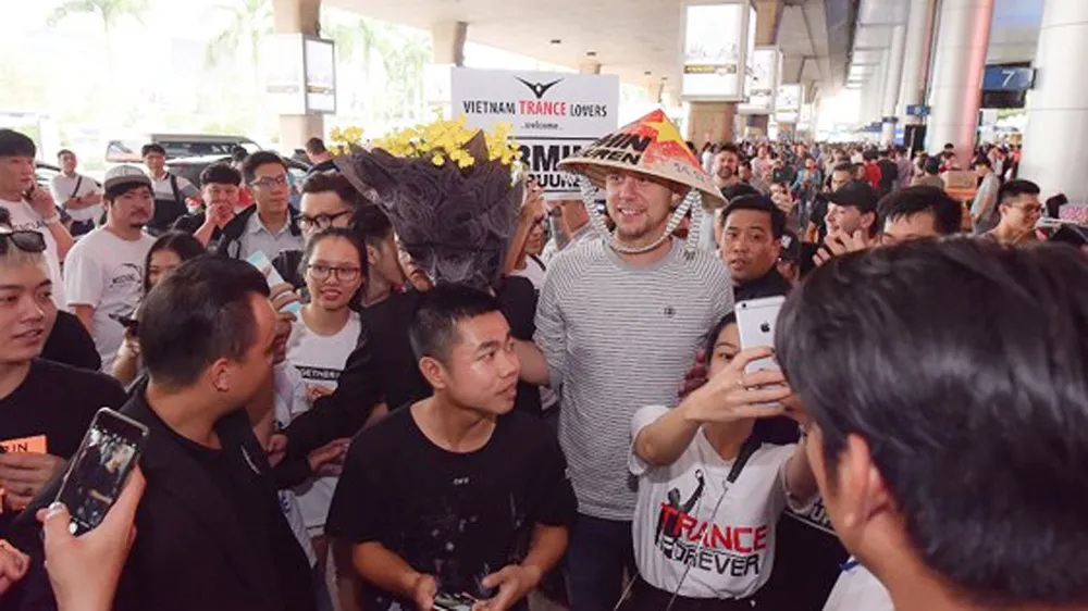Armin Van Buuren - DJ huyền thoại đã đến Việt Nam  ảnh 1