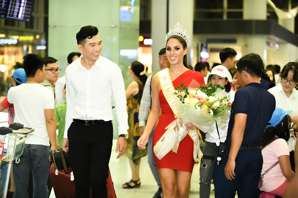 Hoa hậu Quốc tế Barbara Vitorelli rạng rỡ đến Hà Nội ảnh 1