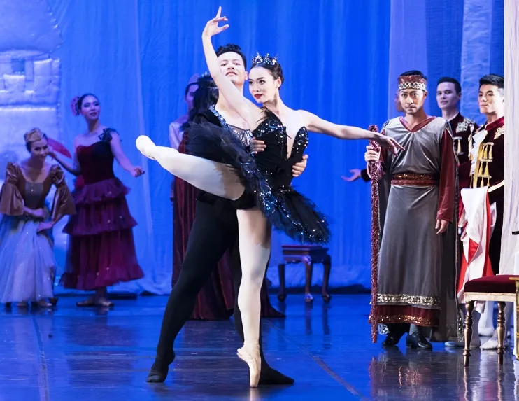 “Thiên nga” Thu Huệ lọt vào danh sách Gương mặt dưới 30 tuổi nổi bật nhất của Forbes Việt Nam ảnh 3