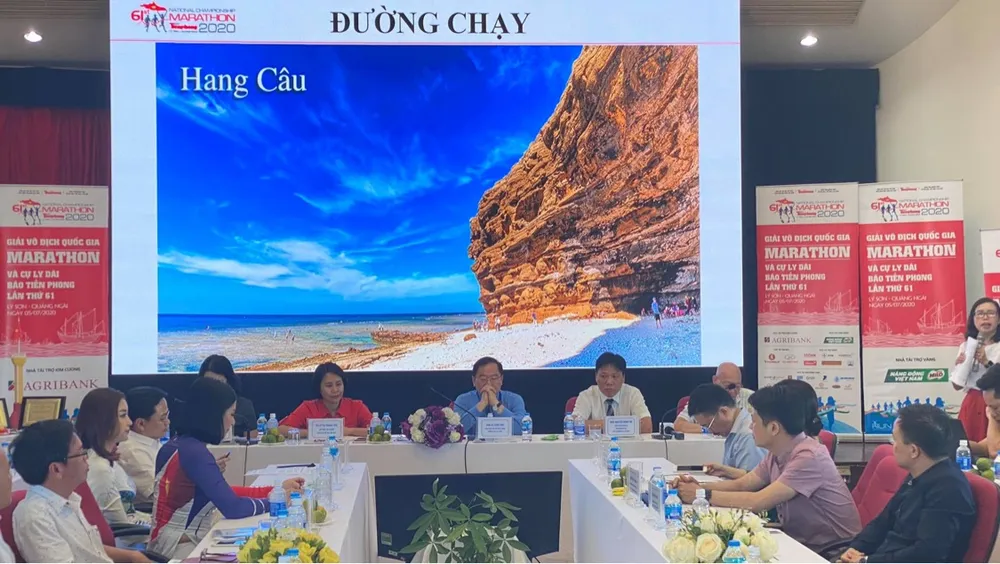 Giải chạy việt dã đầu tiên trên đảo Lý Sơn ảnh 2