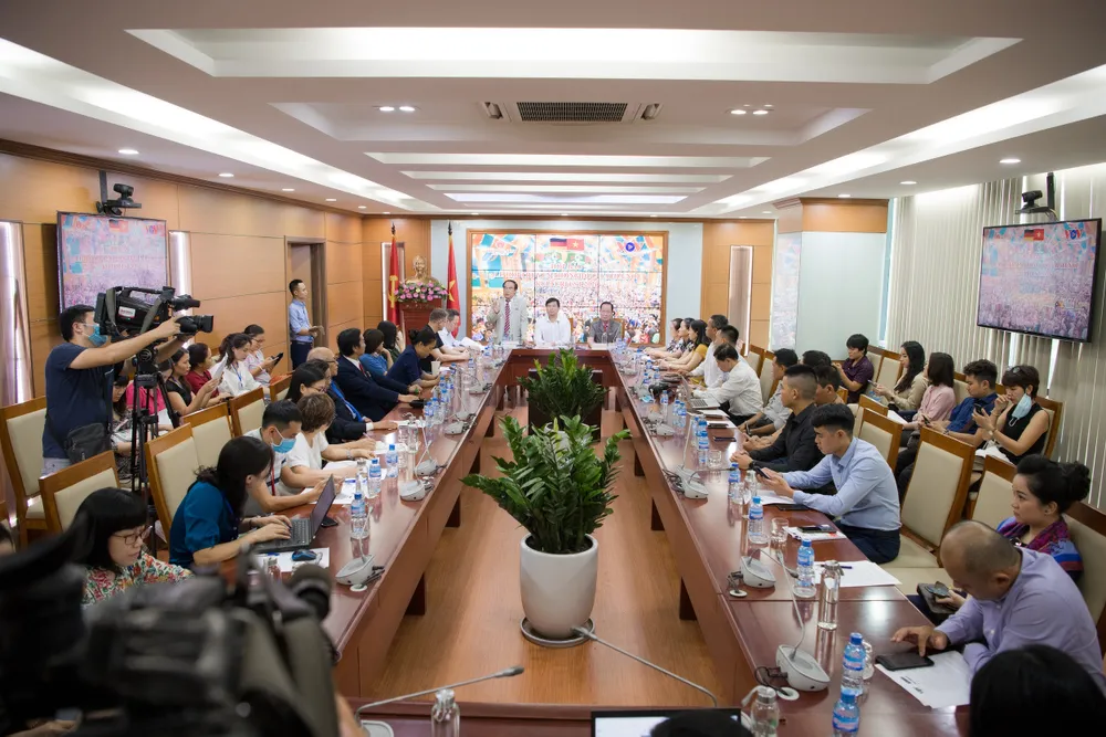 Quang cảnh buổi họp báo