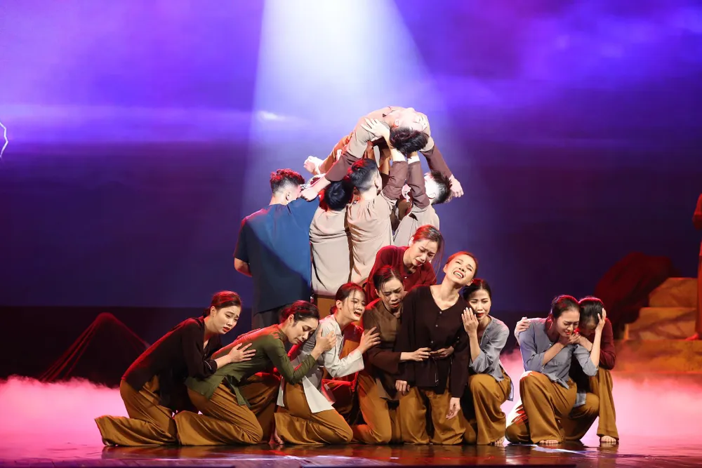 Chương trình nghệ thuật “Miền Trung trong tôi” quyên góp 140 triệu đồng ủng hộ người dân vùng lũ ảnh 2