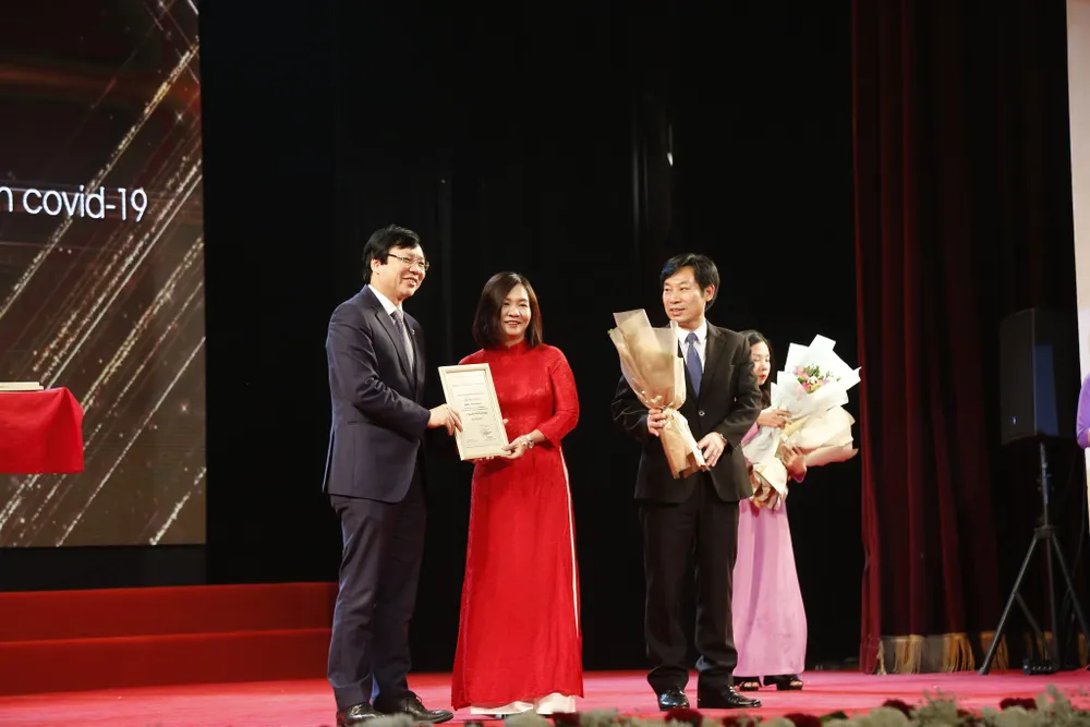 Trao 45 giải báo chí về văn hóa ứng xử ảnh 1