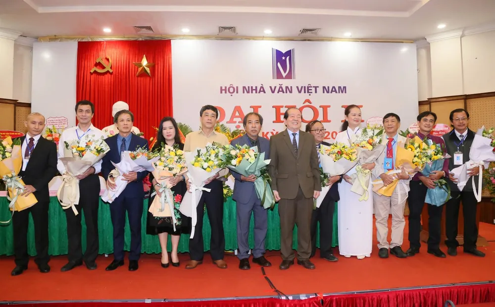 Đại hội Hội Nhà văn Việt Nam lần thứ 10: Tạo dựng những giá trị nhân văn mới cho xã hội thông qua văn học ảnh 2