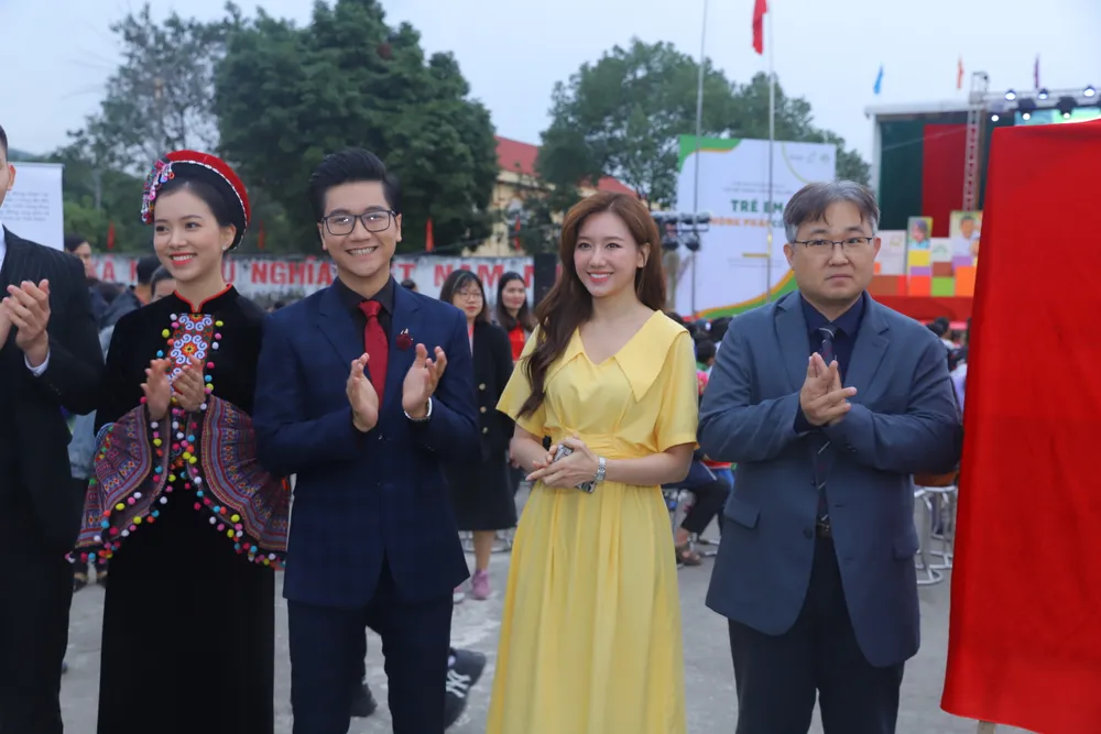 H’Hen Niê, Hari Won là đại sứ phòng chống nạn kết hôn sớm  ảnh 3