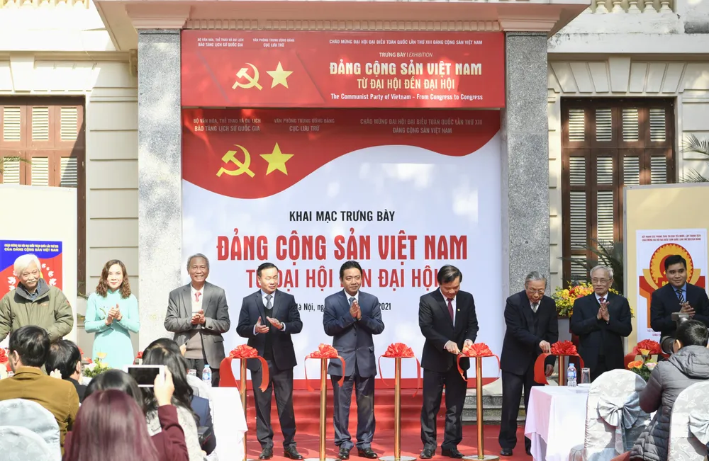 “Đảng Cộng sản Việt Nam - Từ Đại hội đến Đại hội” - nhiều tư liệu quý được giới thiệu ảnh 1