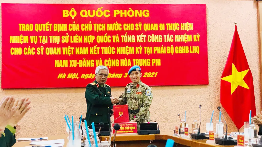 Sĩ quan Việt Nam được cử đi làm nhiệm vụ tại trụ sở Liên hợp quốc ảnh 1