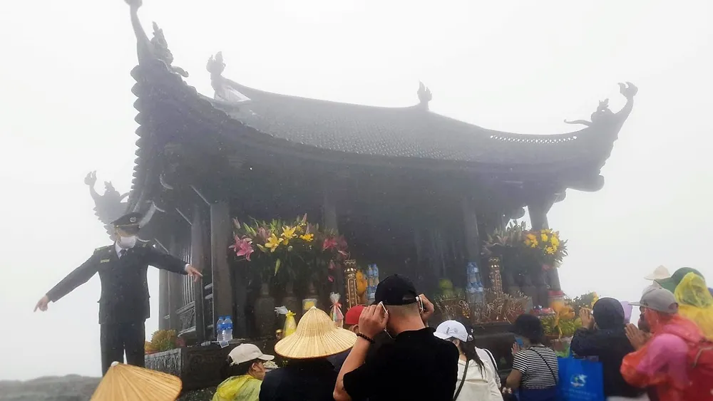 Sắc xuân trên non thiêng Yên Tử  ảnh 9