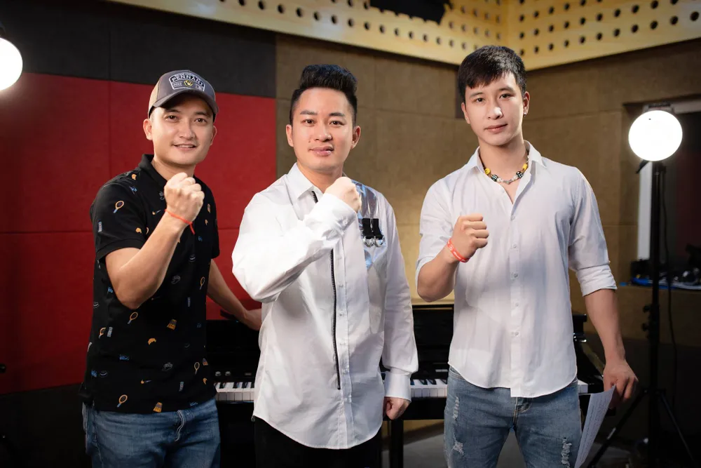 "Cảm ơn những trái tim yêu người"- MV tri ân các chiến sĩ áo trắng ảnh 1