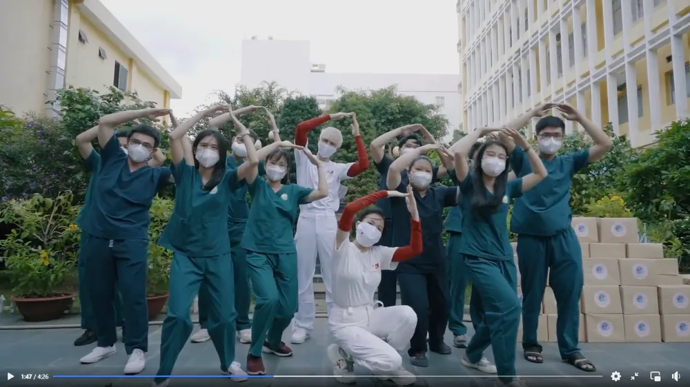 Xúc động MV "Way Back Home, Về nhà thôi" - tiếp sức với tuyến đầu chống dịch ảnh 1