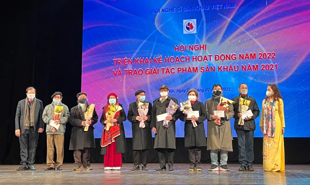 Hội Nghệ sĩ Sân khấu trao 31 giải thưởng cho nghệ sĩ, tác phẩm xuất sắc năm 2021 ảnh 1