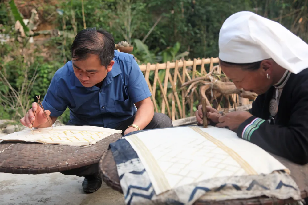 Khám phá kỹ thuật in sáp ong khoái độc đáo của người dân Hoài Khao - Cao Bằng ảnh 6