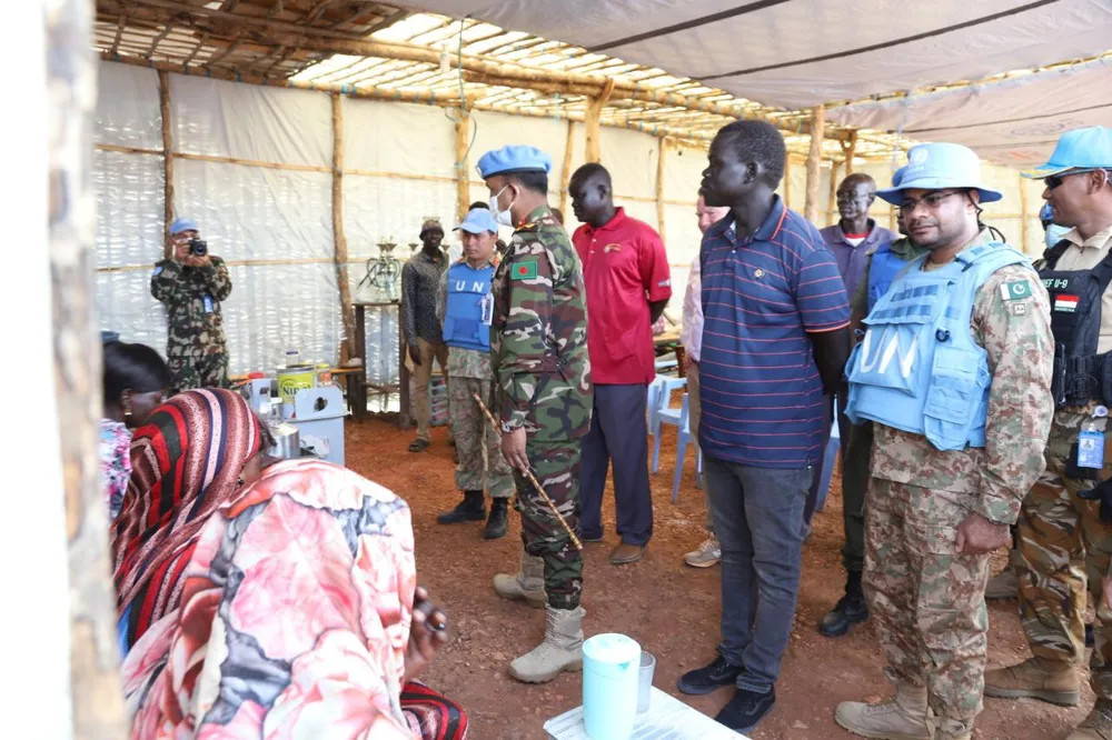 Đoàn tiền trạm Đội Công binh số 1 Việt Nam triển khai giúp đỡ người dân bản địa ảnh 3