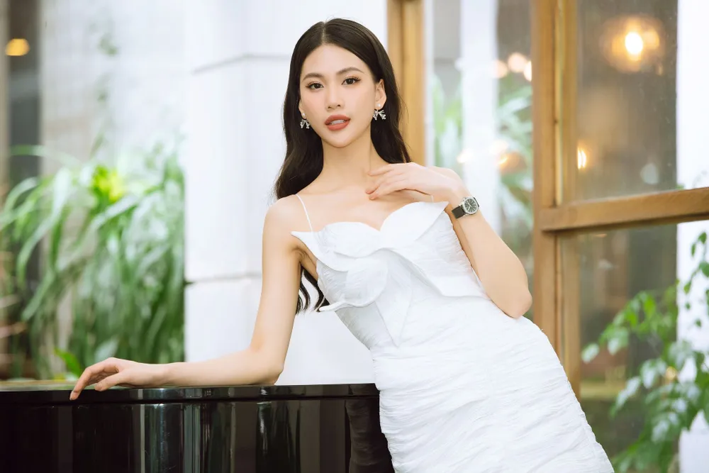 Quán quân Super Model International 2022 Bùi Quỳnh Hoa được mời diễn tuần lễ thời trang New York ảnh 2