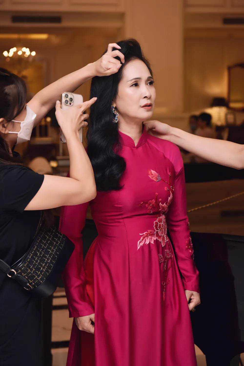 NSND Lan Hương bén duyên với thời trang ở tuổi ngoài 60 ảnh 2