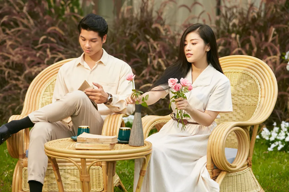 Những khung hình đậm chất "Người tình" với "Áo anh màu nắng" ảnh 1