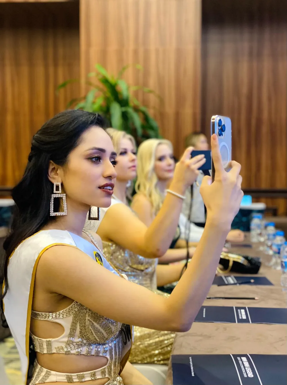 Người đẹp Hương Ly đại diện Việt Nam dự thi Hoa hậu Du lịch thế giới 2022 ảnh 1