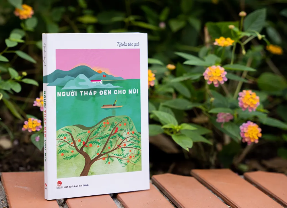 Xúc động tình thầy trò với “Người thắp đèn cho núi" ảnh 1