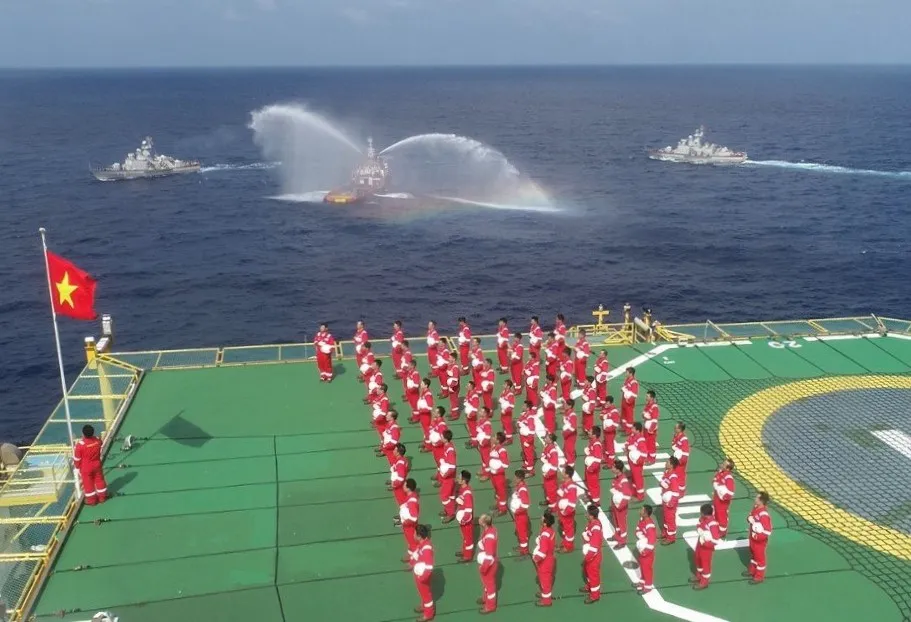 Ngày 1-12, sẽ phát sóng Phim tài liệu Việt Nam - Tổ quốc nhìn từ biển ảnh 1