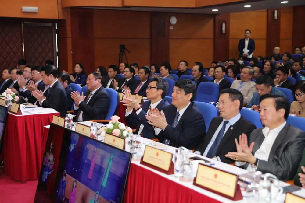 Nhiều bộ trưởng, lãnh đạo các bộ, ngành tham dự hội nghị Nhiều bộ trưởng, lãnh đạo các bộ, ngành tham dự hội nghị