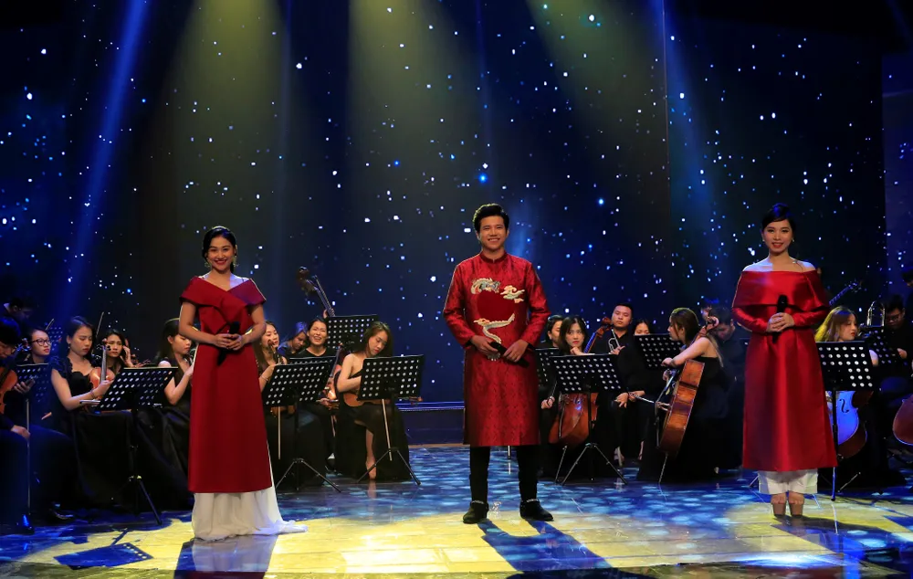 Tham gia chương trình đặc biệt đón năm mới có nhiều nghệ sĩ được khán giả yêu mến