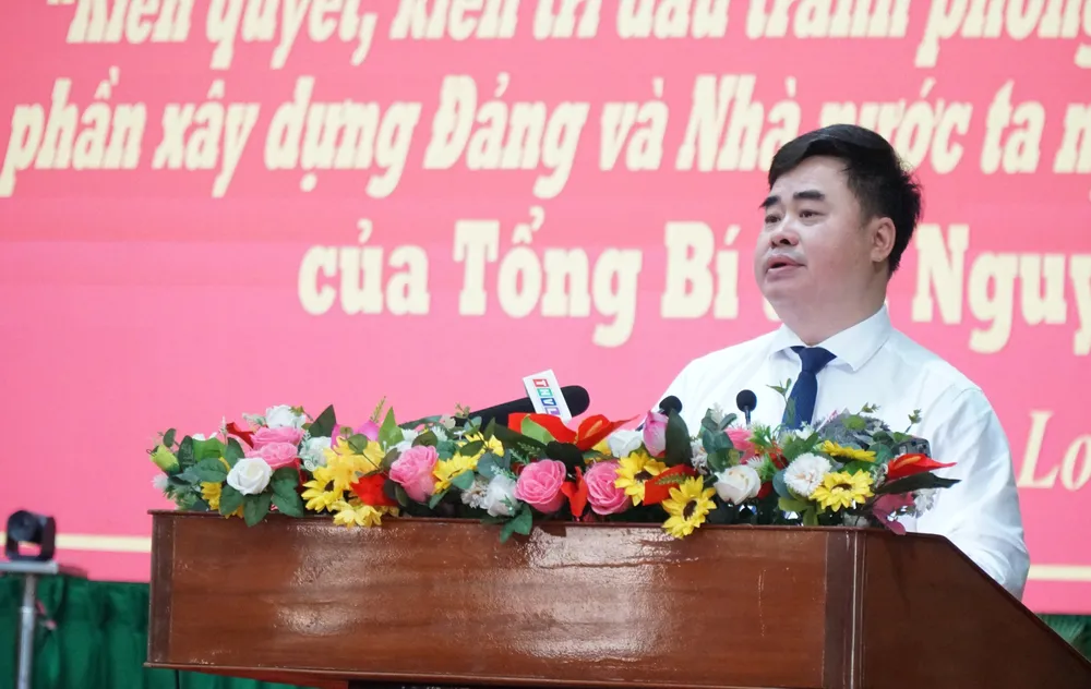 PGS-TS Phạm Minh Tuấn, Giám đốc - Tổng Biên tập NXB Chính trị Quốc gia Sự thật phát biểu đề dẫn tọa đàm