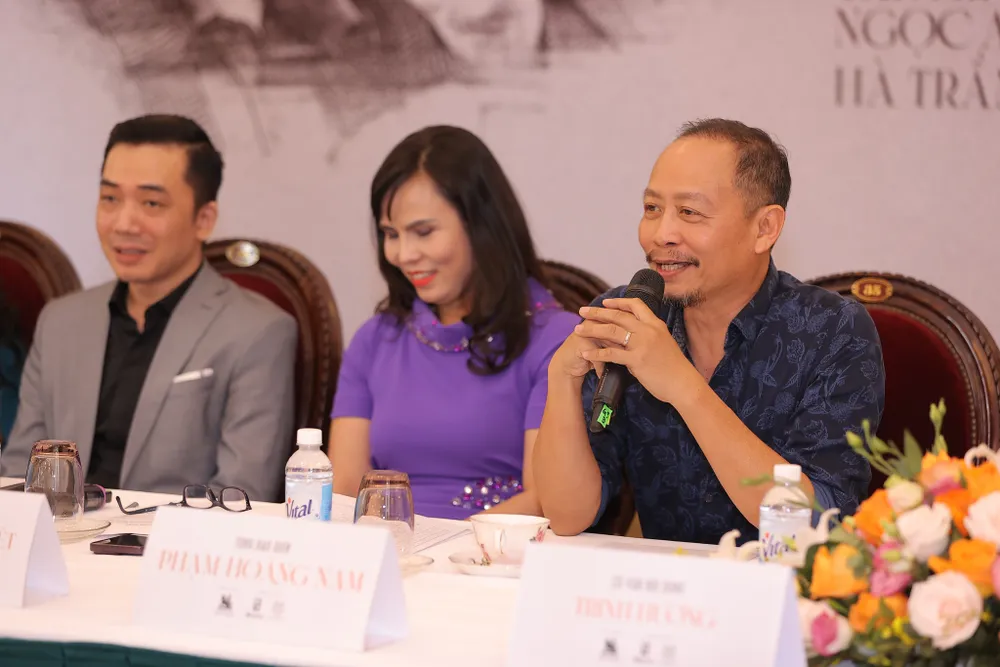 Đây là lần hiếm hoi đạo diễn Phạm Hoàng Nam nhận lời tái xuất sau thời gian ra nước ngoài sinh sống. Ảnh: NGUYỄN HÒA Đây là lần hiếm hoi đạo diễn Phạm Hoàng Nam nhận lời tái xuất sau thời gian ra nước ngoài sinh sống. Ảnh: NGUYỄN HÒA