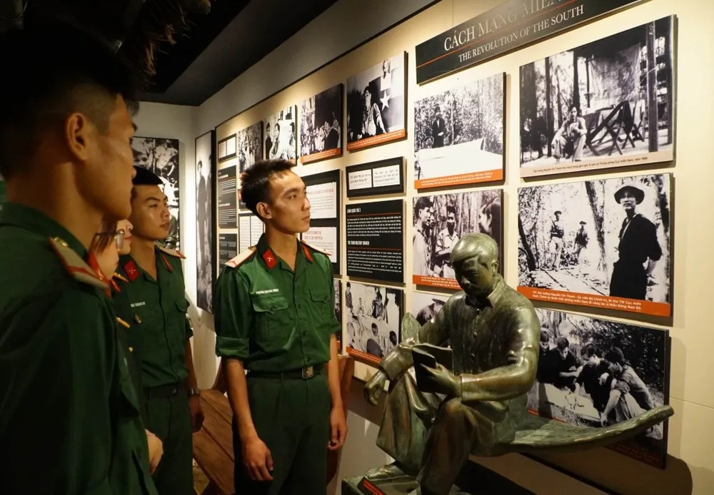 Gần 700 tư liệu, hiện vật quý được trưng bày tại bảo tàng. Ảnh THÚY DIỆU