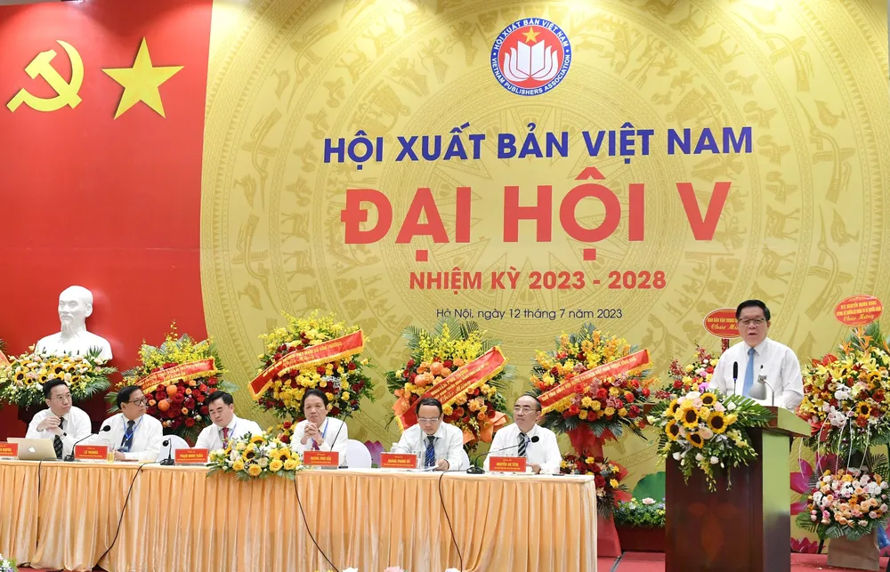 Đồng chí Nguyễn Trọng Nghĩa phát biểu chỉ đạo tại đại hội Đồng chí Nguyễn Trọng Nghĩa phát biểu chỉ đạo tại đại hội