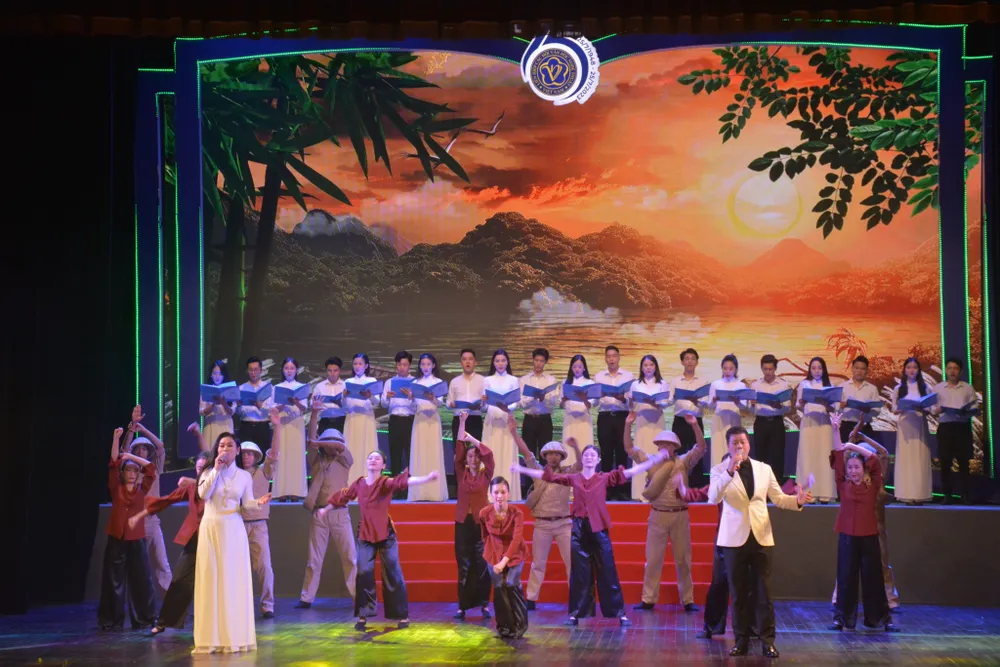 Chương trình nghệ thuật tại lễ kỷ niệm 75 năm Ngày thành lập Liên hiệp các Hội Văn học nghệ thuật Việt Nam