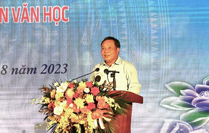 Phó Bí thư Thành ủy Hà Nội Nguyễn Văn Phong phát biểu tại hội nghị Phó Bí thư Thành ủy Hà Nội Nguyễn Văn Phong phát biểu tại hội nghị