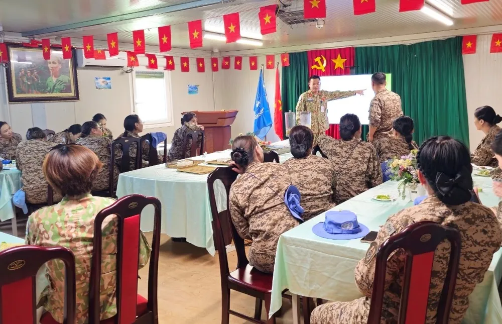 Buổi nói chuyện của PGĐ Chuyên môn, ThS-BS Lê Minh Tân đã bổ sung cho chị em phụ nữ nhiều kiến thức đặc biệt về sức khỏe.