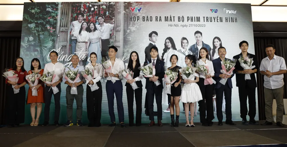 Chúng ta của 8 năm sau gây ấn tượng khi sở hữu 2 dàn diễn viên thể hiện những màu sắc riêng biệt ở 2 thời kỳ Chúng ta của 8 năm sau gây ấn tượng khi sở hữu 2 dàn diễn viên thể hiện những màu sắc riêng biệt ở 2 thời kỳ