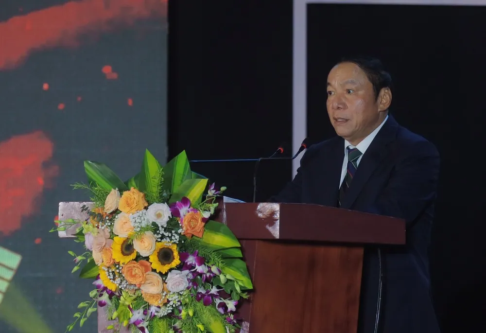 Bộ trưởng Bộ VH-TT-DL phát biểu khai mạc buổi lễ Bộ trưởng Bộ VH-TT-DL phát biểu khai mạc buổi lễ