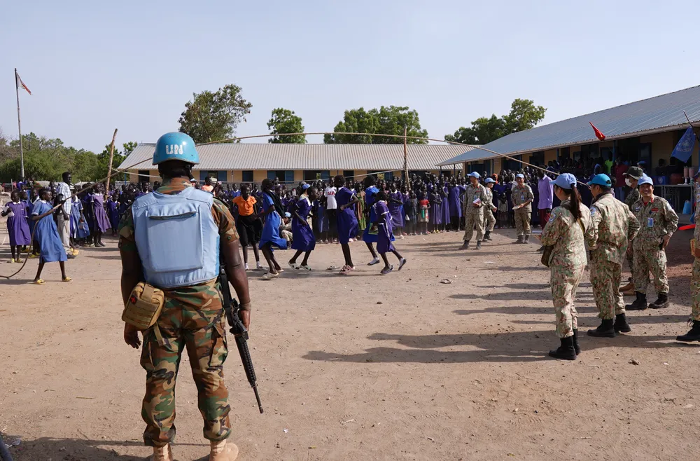 tổ chức cho các chau chơi trò nhảy dây (1).JPG