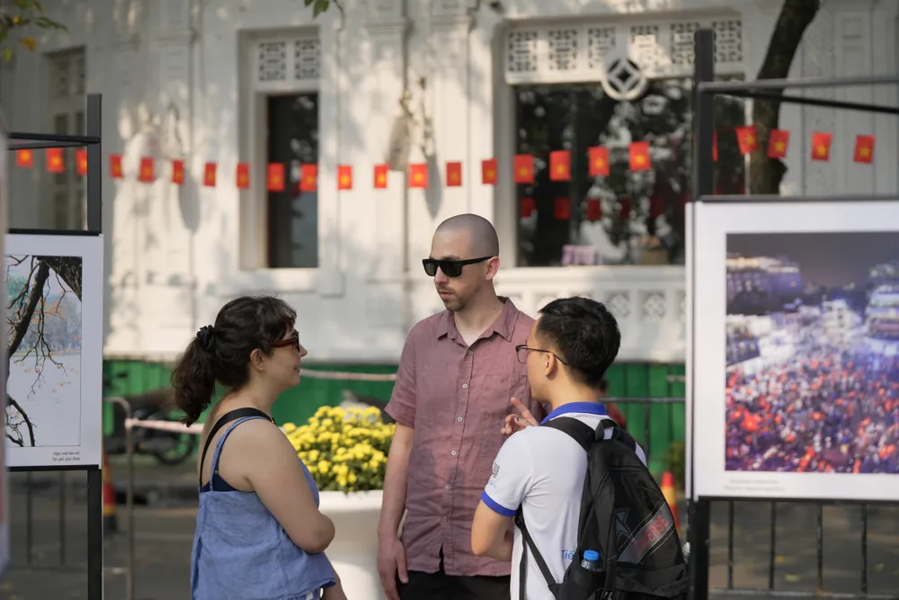 khach du lich, 18- 10.JPG