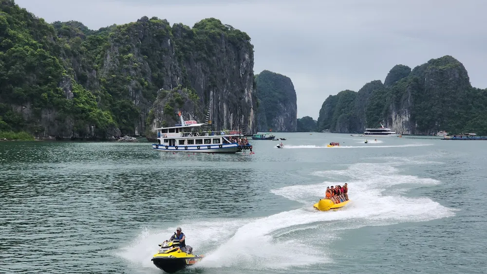 Di sản thế giới Vịnh Hạ Long- Cát Bà. Ảnh THU HÀ