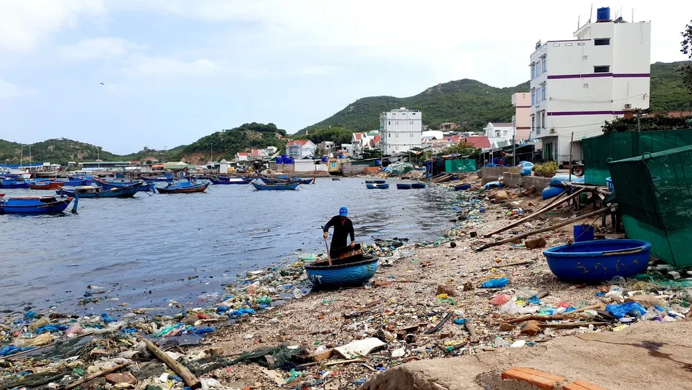 rac thai o Binh Ba.jpg