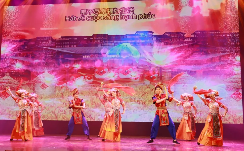 Chương trình giao lưu nghệ thuật Việt Nam- Trung Quốc. Ảnh minh họa