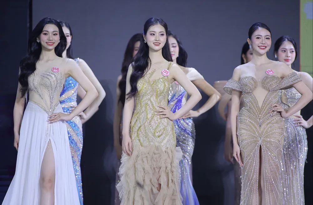 Rực rỡ sắc màu văn hóa đêm Chung khảo Hoa hậu Việt Nam 2024